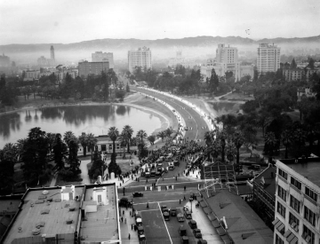 Illustration for article titled L.A.'s 1930s Extension of Wilshire Blvd. Left Urban Scars